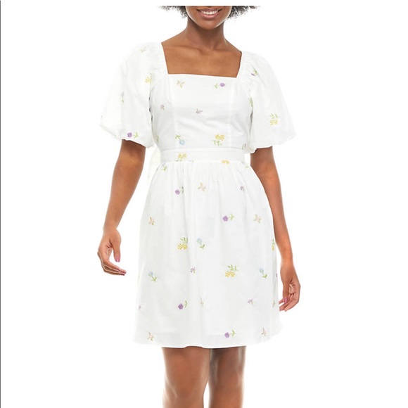 English Factory Dresses & Skirts - English Factory Puff Sleeve embroidered floral dress